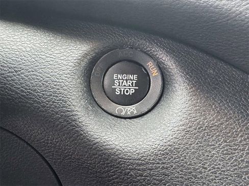 Used 2019 Jeep Cherokee Latitude Plus image 22