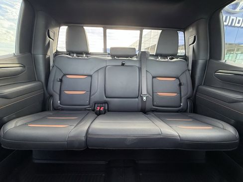 Used 2025 GMC Sierra 1500 AT4 w/ AT4 Premium Package image 32