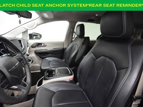 Used 2023 Chrysler Pacifica Touring-L AWD/4WD image 20