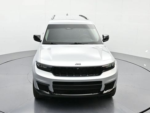 Used 2023 Jeep Grand Cherokee L Limited w/ Luxury Tech Group II image 28