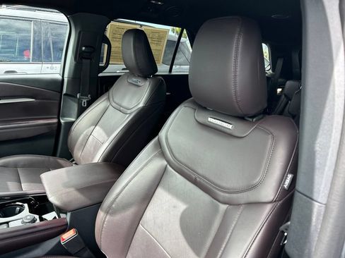 Used 2026 Ford Explorer Platinum RWD image 20