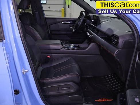 Used 2025 Honda Pilot TrailSport image 30