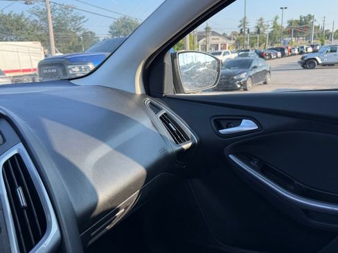 Used 2013 Ford Focus Titanium FWD image 23