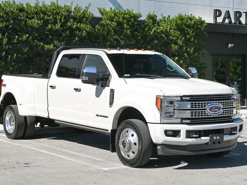 Used 2019 Ford F450 Platinum w/ Platinum Ultimate Package image 3