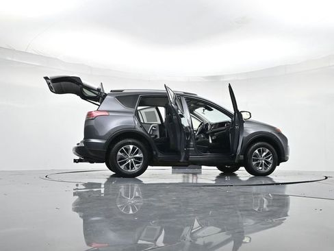 Used 2018 Toyota RAV4 XLE image 52