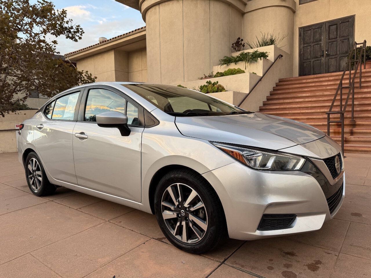 Used 2022 Nissan Versa SV FWD image 1