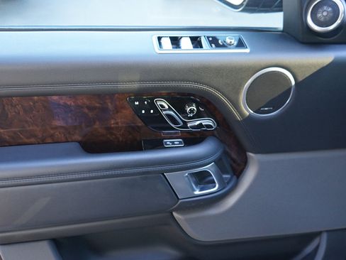 Used 2020 Land Rover Range Rover HSE image 9