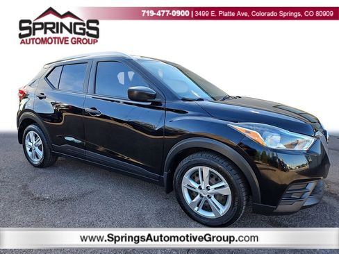 Used 2019 Nissan Kicks S image 1