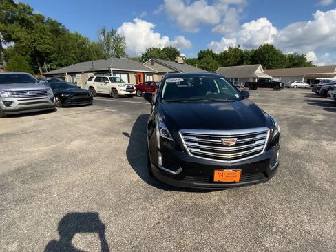 Used 2017 Cadillac XT5 Luxury w/ Driver Awareness Package FWD image 5