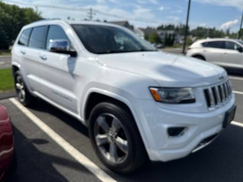 Used 2016 Jeep Grand Cherokee Overland w/ Advanced Technology Group AWD/4WD image 7