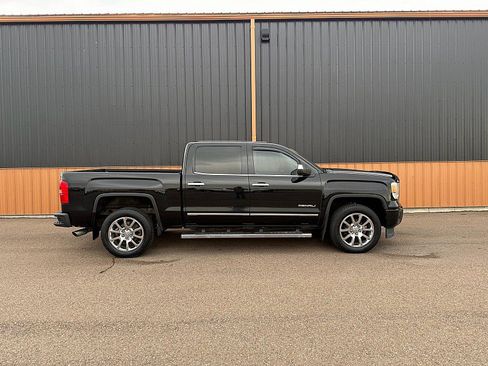 Used 2014 GMC Sierra 1500 Denali w/ Driver Alert Package AWD/4WD image 4