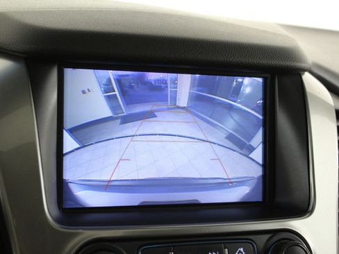 Used 2018 Chevrolet Suburban Premier image 32