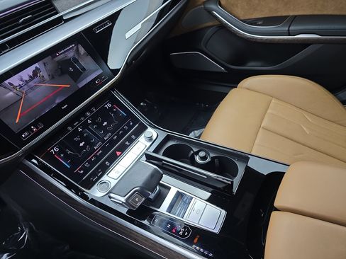Used 2021 Audi A8 L 4.0T image 24