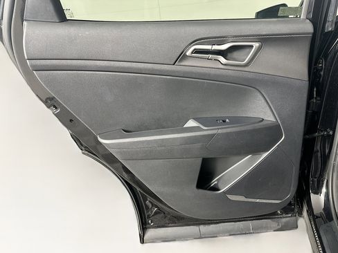 Used 2025 Kia Sportage LX image 26