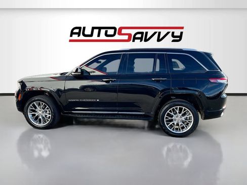 Used 2023 Jeep Grand Cherokee Summit AWD/4WD image 4