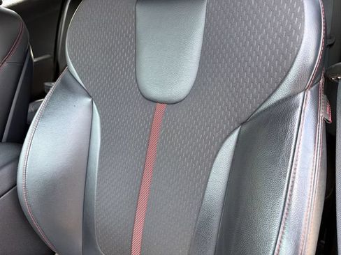 Used 2019 Hyundai Veloster Turbo FWD image 10