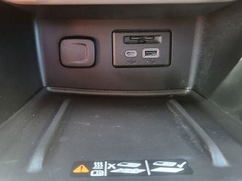 Used 2023 GMC Acadia Denali w/ Denali Ultimate Package AWD/4WD image 38