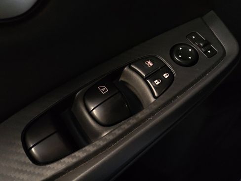 Used 2025 Nissan Sentra SV w/ All-Weather Package FWD image 27