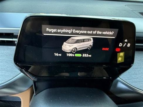 New 2025 Volkswagen ID. Buzz Pro S Plus image 25