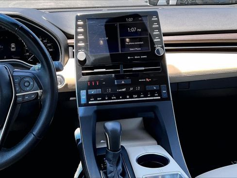 Used 2019 Toyota Avalon XLE w/ Moonroof Package FWD image 7