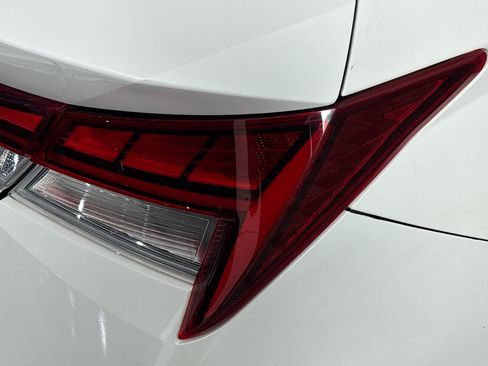 Used 2024 Hyundai Elantra Limited FWD image 32