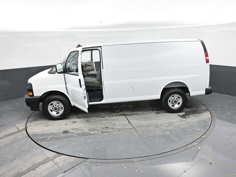 New 2025 GMC Savana 2500 w/ Driver Convenience Package image 36