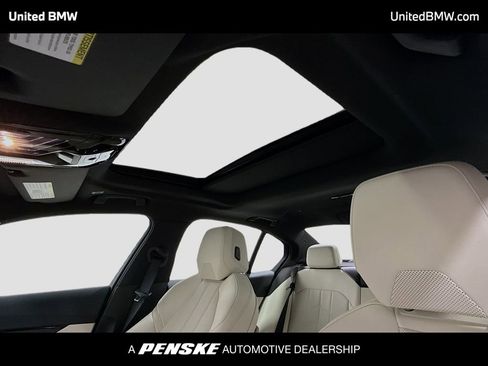 Used 2025 BMW 530i w/ Premium Package image 12