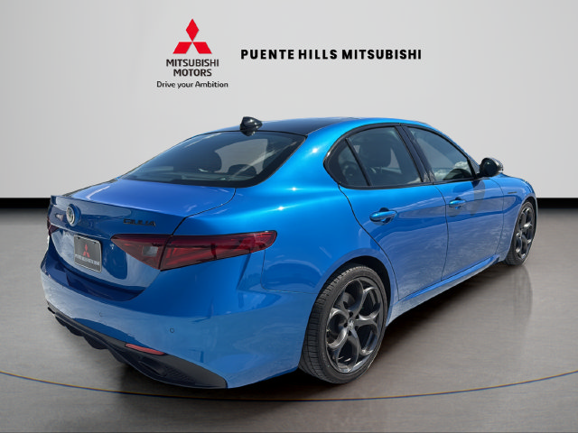 Used 2023 Alfa Romeo Giulia Estrema RWD image 5