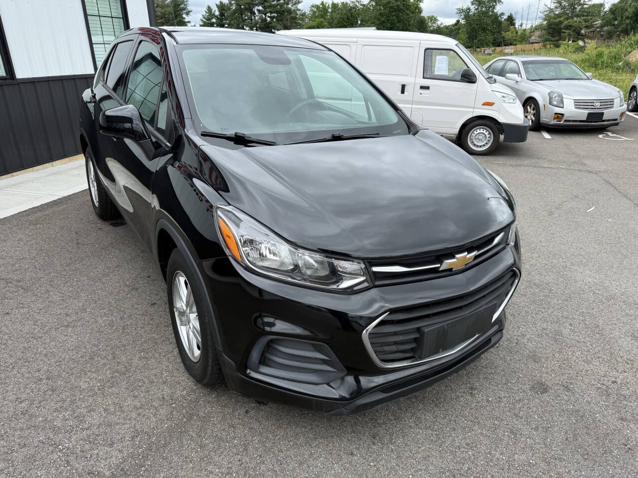 Used 2020 Chevrolet Trax LS w/ Tint and Cruise Package FWD image 4