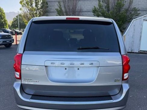 Used 2017 Dodge Grand Caravan SXT FWD image 7
