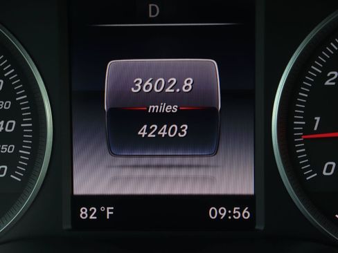 Used 2019 Mercedes-Benz GLC 300 4MATIC Coupe image 26