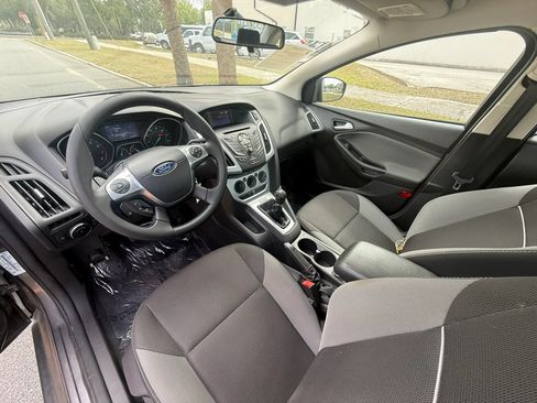 Used 2014 Ford Focus SE FWD image 11