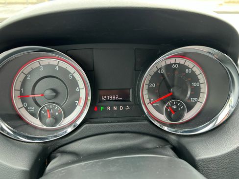 Used 2020 Dodge Grand Caravan SXT image 37