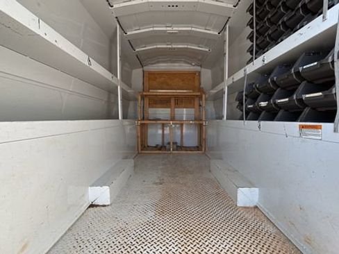 Used 2018 Mercedes-Benz Sprinter 3500 image 34
