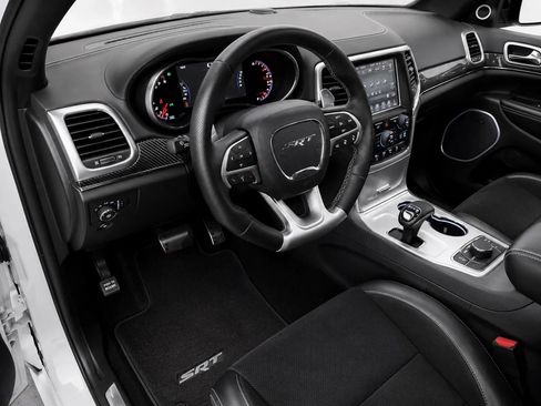 Used 2015 Jeep Grand Cherokee SRT AWD/4WD image 27