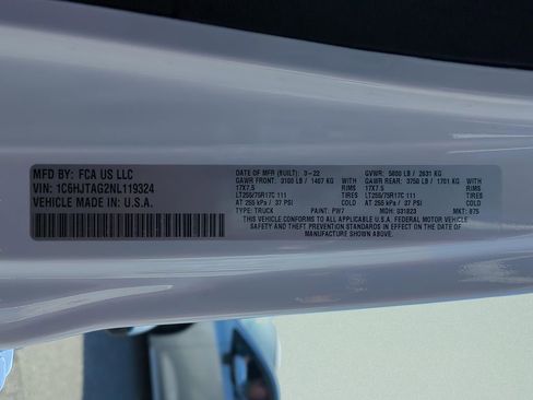 Used 2022 Jeep Gladiator Willys image 35