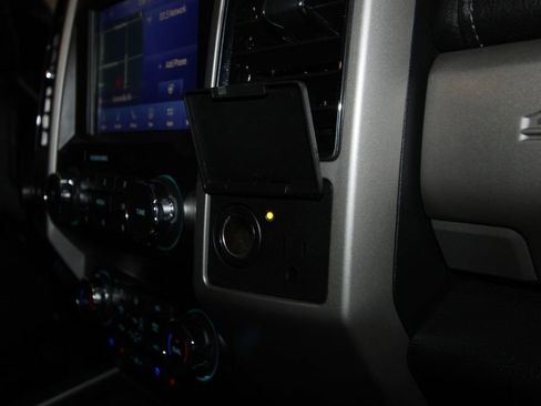 Used 2020 Ford F350 Lariat image 26