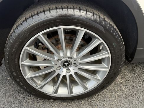 Used 2022 Mercedes-Benz GLC 300 4MATIC image 24