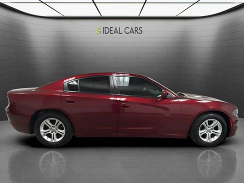 Used 2020 Dodge Charger SXT RWD image 4