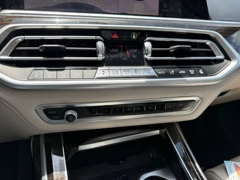 Used 2021 BMW X7 xDrive40i w/ Executive Package AWD/4WD image 13
