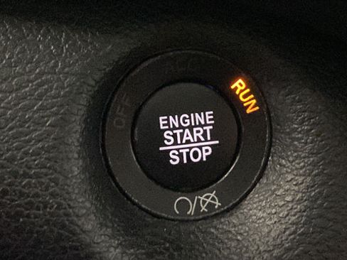 Used 2022 Jeep Cherokee Limited AWD/4WD image 22