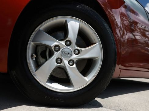 Used 2015 Hyundai Elantra SE FWD image 26