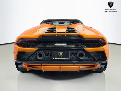 Used 2023 Lamborghini Huracan EVO AWD/4WD image 6