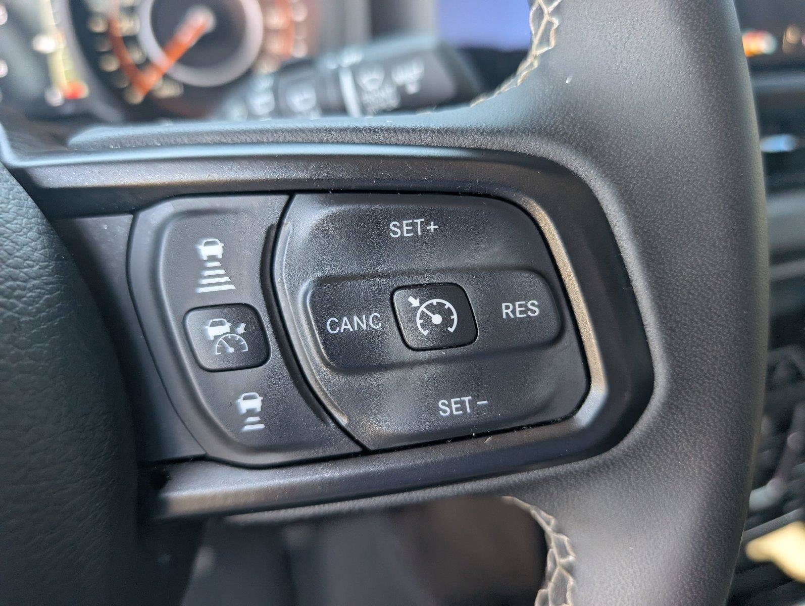 Used 2025 Jeep Wrangler Unlimited Rubicon AWD/4WD image 28
