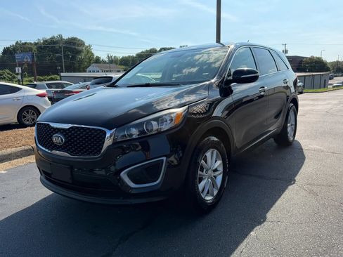 Used 2018 Kia Sorento L FWD image 3