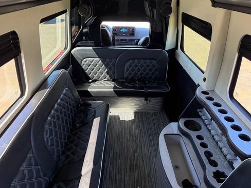 Used 2023 Mercedes-Benz Sprinter 3500 image 35