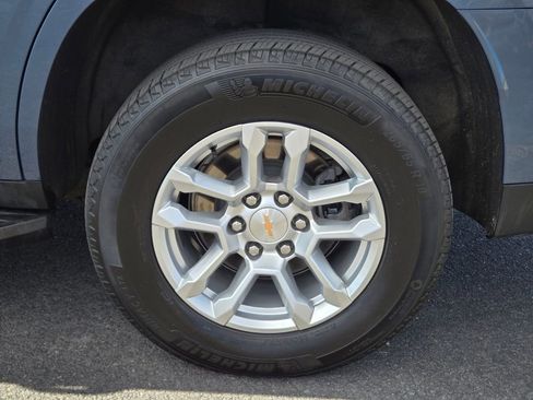 Used 2025 Chevrolet Tahoe LT AWD/4WD image 9