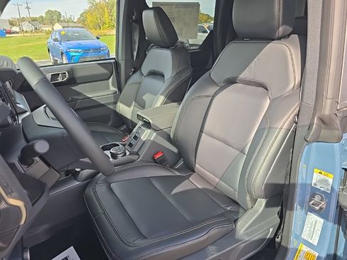 New 2025 Ford Bronco Badlands image 16