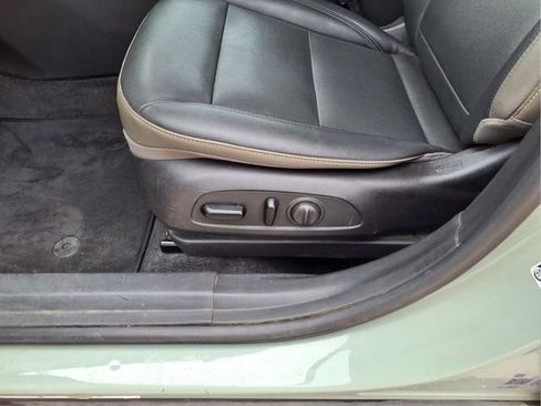 Used 2024 Chevrolet Trax ACTIV w/ Sunroof Package FWD image 21