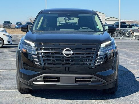 New 2026 Nissan Pathfinder S image 9